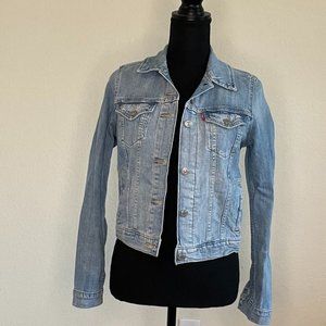 Levi's Women's Original Trucker Denim Jacket - Medium Light Blue Wash - Small